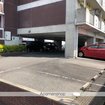 滋賀県湖南市平松北３丁目[3LDK/68.36m2]の駐車場4