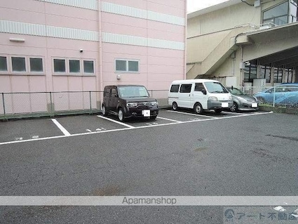 ソレイユ中央[2DK/57m2]の駐車場5