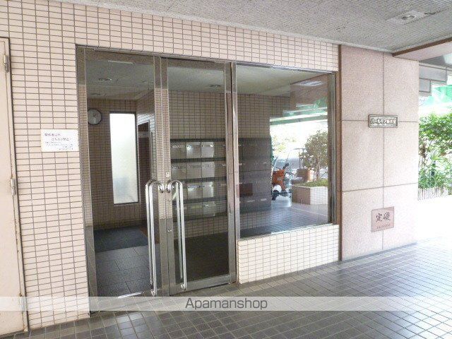 パールモア新井堂の玄関写真