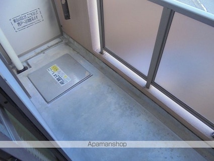 Ｓａｎｃｔｕａｒｙ[1K/27.69m2]のバルコニー