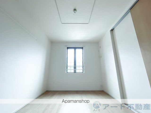 伊予郡砥部町 2階建 築9年の内装写真