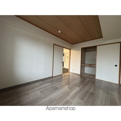 山鼻コンパウンドの内装写真