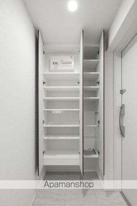 グランエール西日暮里[2LDK/43.39m2]の収納2