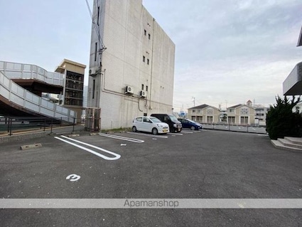 フルール・Ｍ[1K/25.5m2]の駐車場