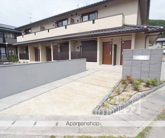 ハッピネスの玄関写真