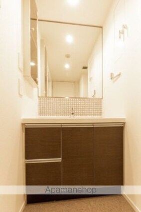 コートレアル三田綱町[1LDK/44.88m2]の洗面所