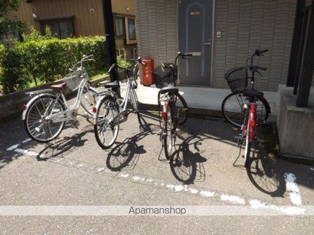 アクアノムラA棟の外観写真