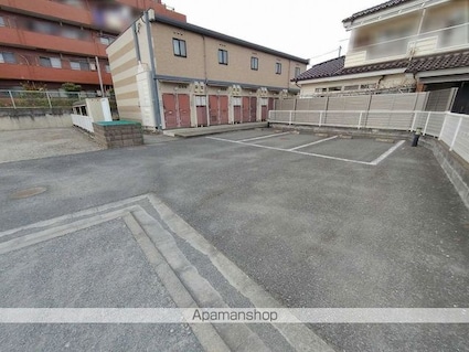 レオパレスフリューゲル[1K/26.08m2]の駐車場