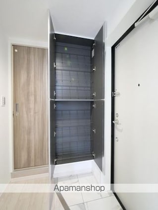 ラフィスタ蓮根[1R/20.56m2]の玄関