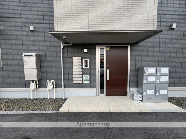 ジーニアル柏井の玄関写真