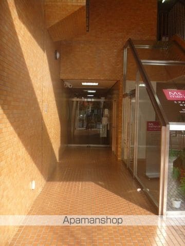ラインビルド高円寺の玄関写真