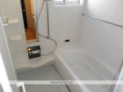 セジュール八幡イースト[2LDK/65.84m2]のバス