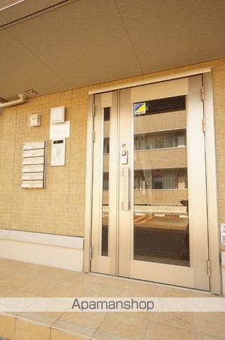 レイクサイド Bの玄関写真