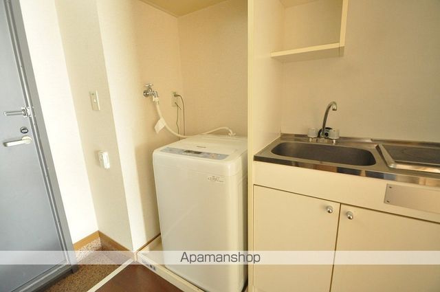 レオパレスラポールの内装写真