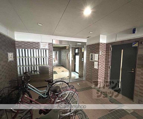 ビクトワール二条の玄関写真