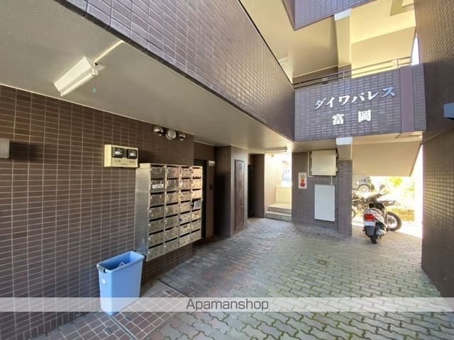 ダイワパレス富岡の玄関写真