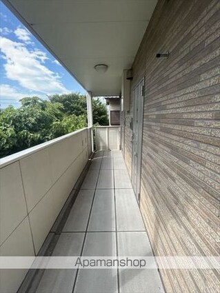 和歌山県和歌山市関戸２丁目[1K/27.18m2]のエントランス1