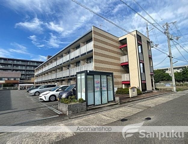 レオパレスグランドカメリアVIの外観写真