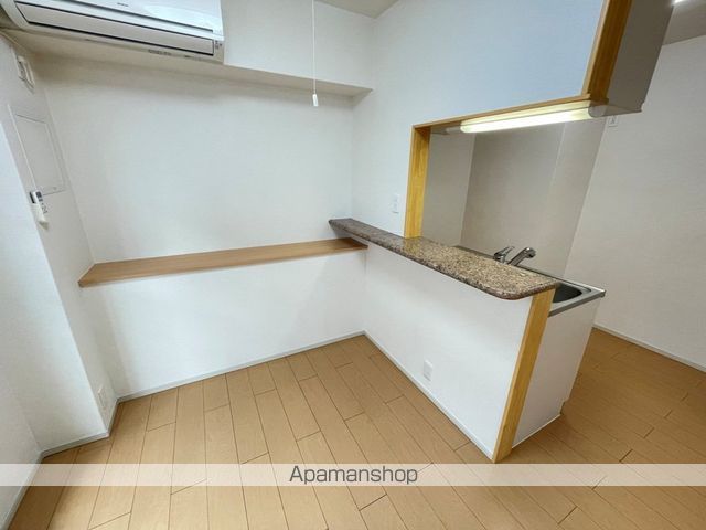 クリスタルガーデン リリーの内装写真