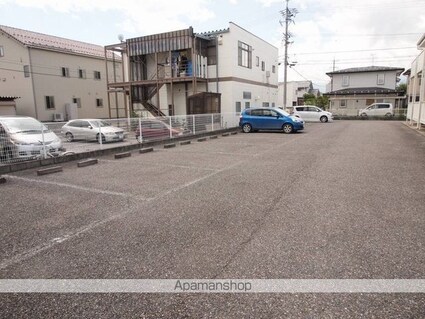 長野県松本市大字笹賀[1K/28.03m2]の駐車場1