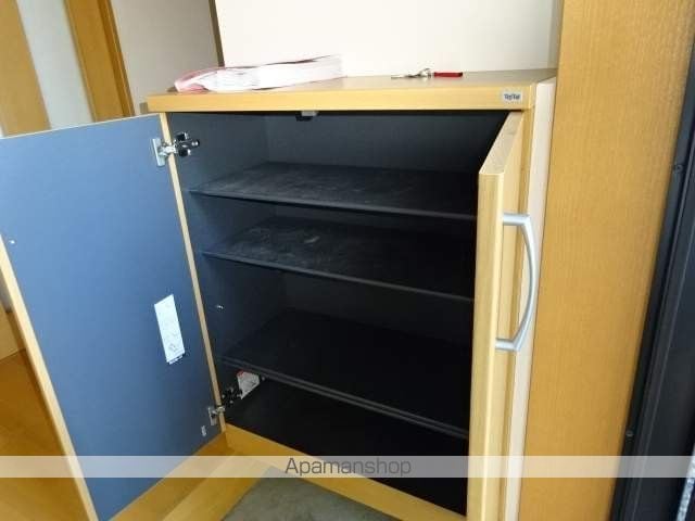東4条南18丁目7-3テラスハウスの内装写真