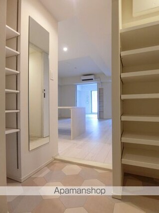 ＡＲＴ　ＲＥＳＩＤＥＮＣＥ　ＩＮ　ＯｏＴＡＫＡ－ｎｏ－ＭＯＲＩ[2LDK/57.39m2]の玄関