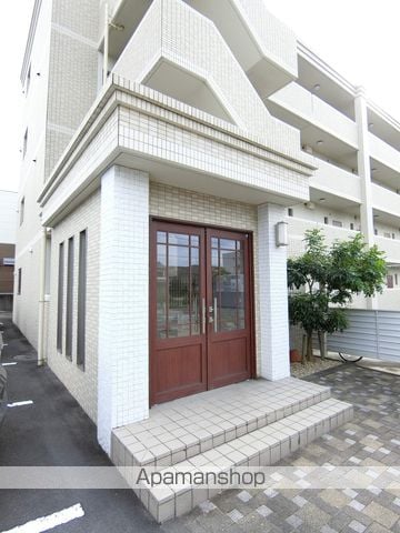 アスティオンIIの玄関写真