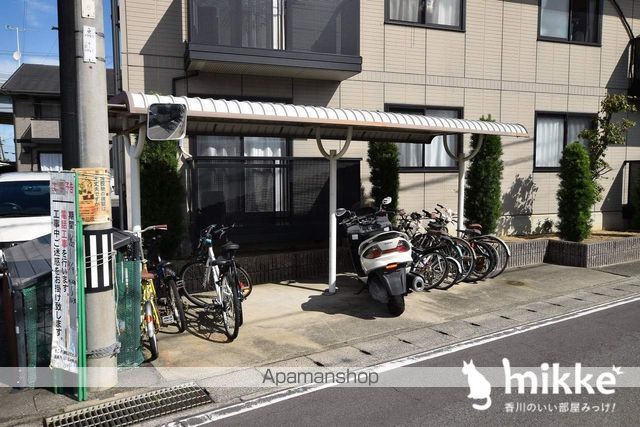 アネックスカガワ B棟の外観写真