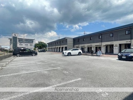 レオパレス彦根[1K/28.02m2]の駐車場1