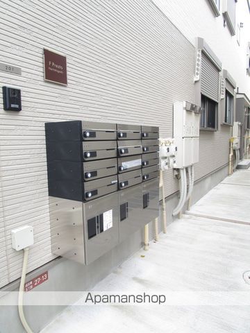エフプレスト成田東の玄関写真