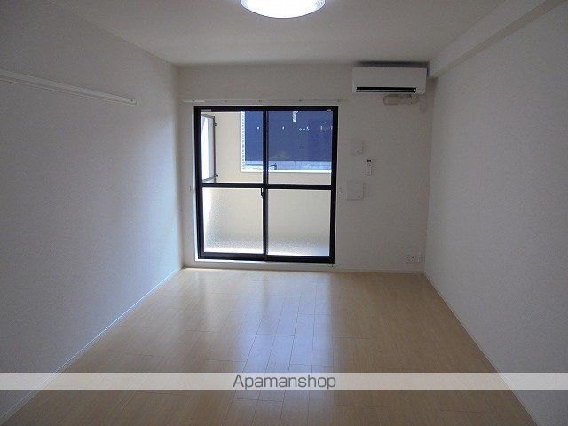 トーク鷹の羽 Vの内装写真