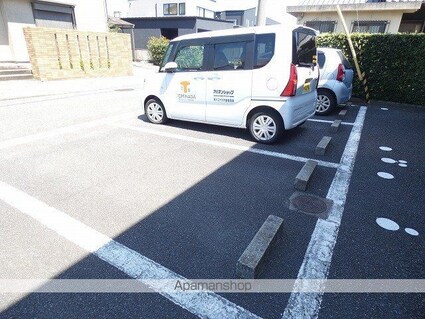 フレグランス上ノ山　Ａ棟[3DK/50.39m2]の駐車場