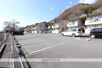 サンリツ・プレース浜沢Ａ棟[2DK/51.99m2]の駐車場2