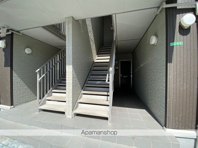 山陽本線 長府駅 徒歩3分 3階建 築10年の玄関写真