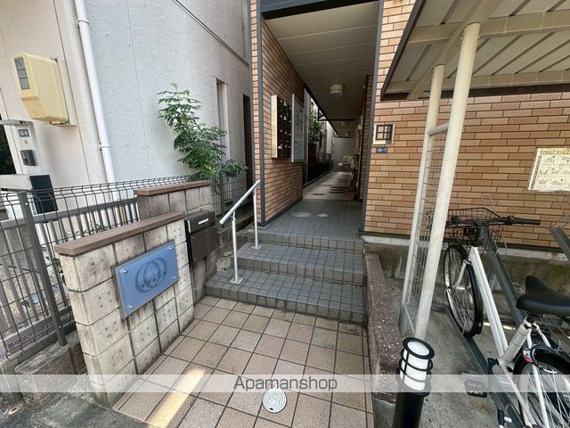 レオネクストラフォーレの玄関写真