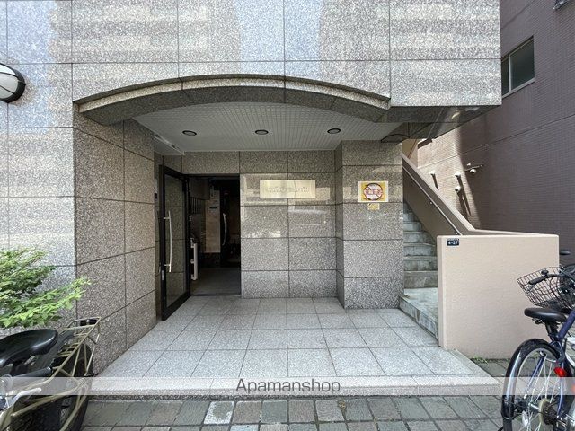 カハラコート1STの玄関写真
