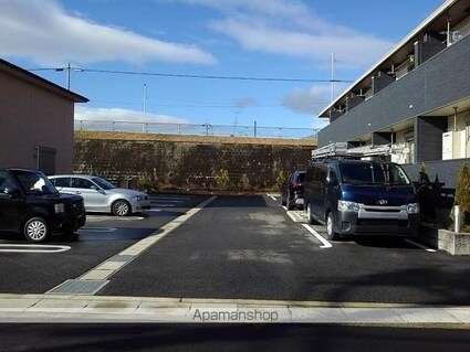 愛知県名古屋市北区東味鋺１丁目[1K/32.94m2]の駐車場2