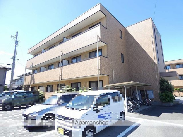 マンション紫雲D棟の外観写真