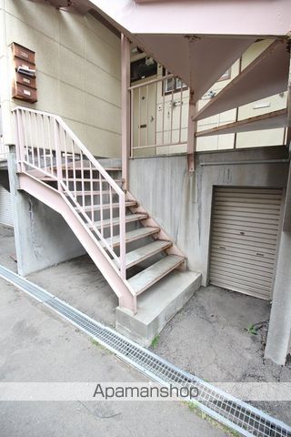 クレセントハウスB棟の玄関写真