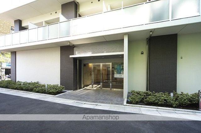 レジディア大森東の玄関写真