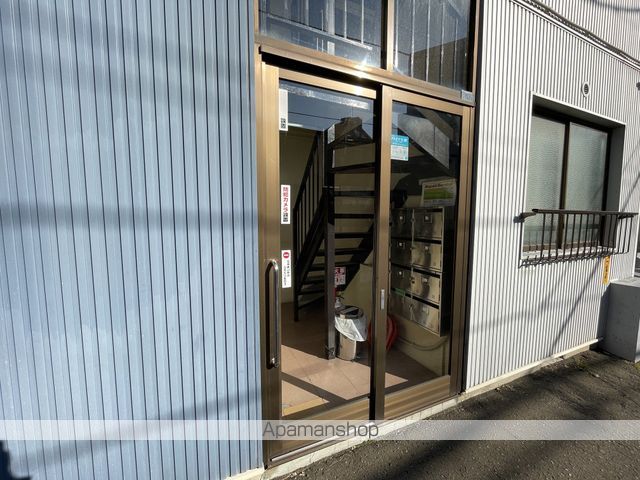 ロミ円山の玄関写真