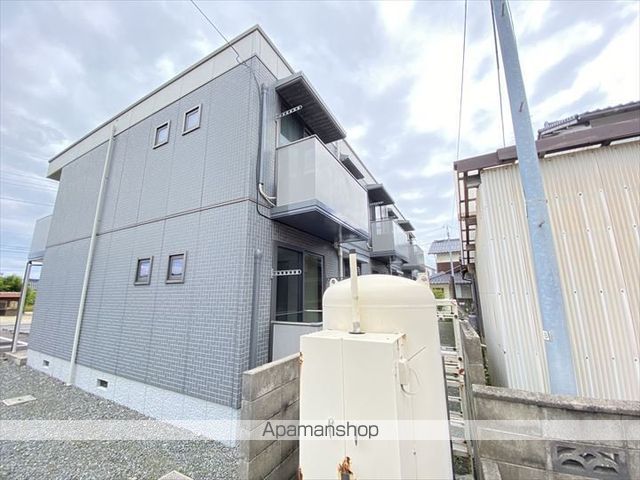 米子市 2階建 築24年の外観写真