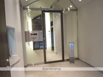 パークフロント西新宿[1R/20.46m2]のエントランス2