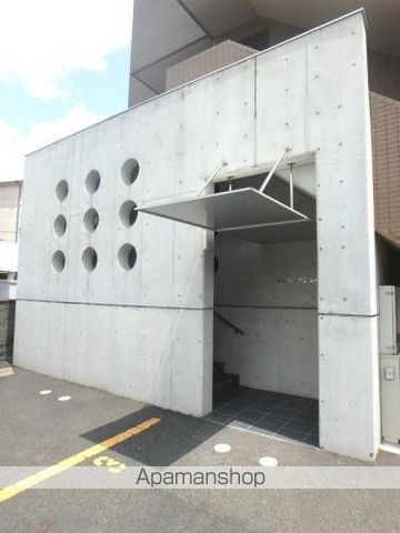 リーベンパレス中郡の玄関写真