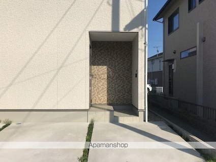 滋賀県守山市勝部５丁目[1LDK/50.6m2]のエントランス