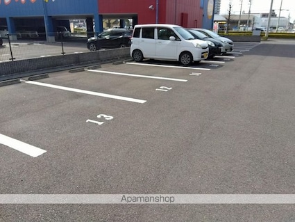 レオパレスボア　ソルテ[1K/23.18m2]の駐車場1