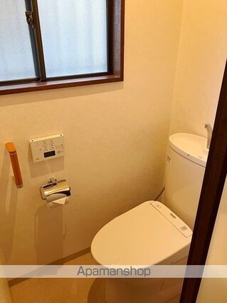 長房町戸建[4SLDK/111.95m2]のトイレ