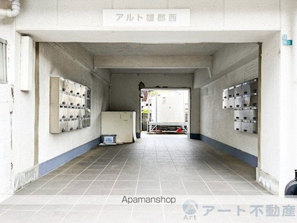 アルト雄郡　西棟[1R/22.9m2]のエントランス