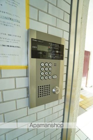静岡鉄道静岡清水線 県立美術館前駅 徒歩7分 3階建 築39年の玄関写真