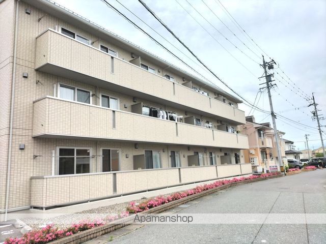 カーサ レザンの外観写真